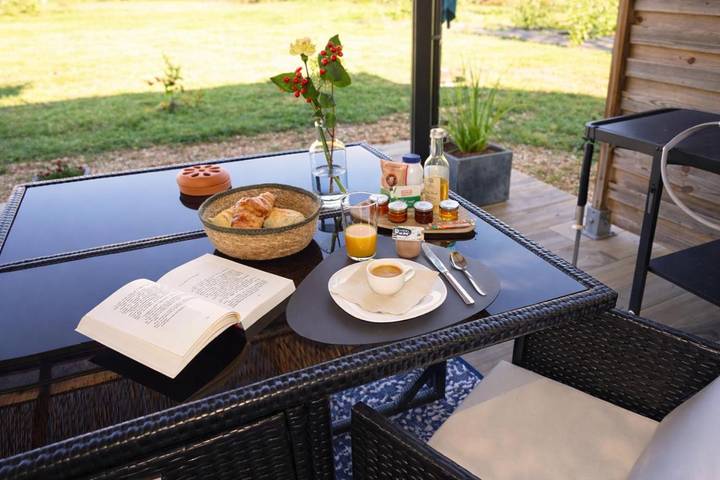 Gîte pour 2 personnes, avec Terrasse ainsi que Jardin et Piscine à Cuisery - 2