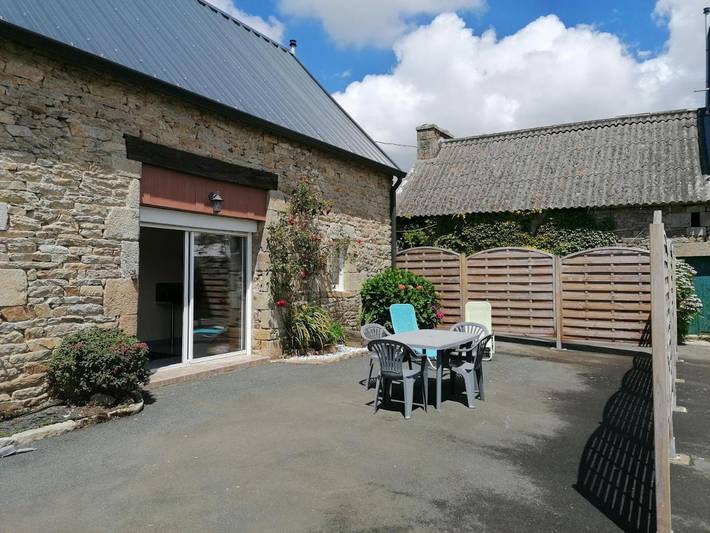 Location de vacances pour 5 personnes, avec vue et jardin, adapté aux familles à Guiler-sur-Goyen