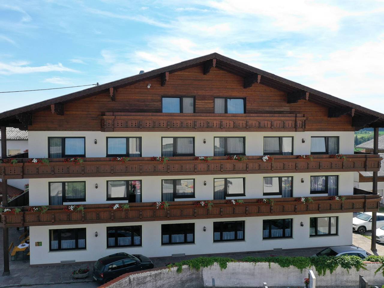 Gasthof Kirchenwirt - Vierbettzimmer, Dusche, Wc, Balkon in Innviertel