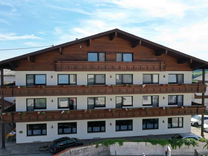 Gasthof Kirchenwirt - Vierbettzimmer, Dusche, Wc, Balkon in Innviertel