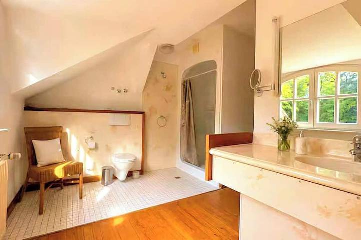Ganze Wohnung, Romantische Dachgeschoss Ferienwohnung (bis 12 Personen) in Boitzenburger Land, Barnimerland Region