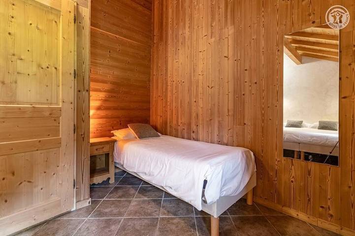 Location de vacances pour 8 personnes, avec terrasse ainsi que sauna et jacuzzi à La Compôte - 4