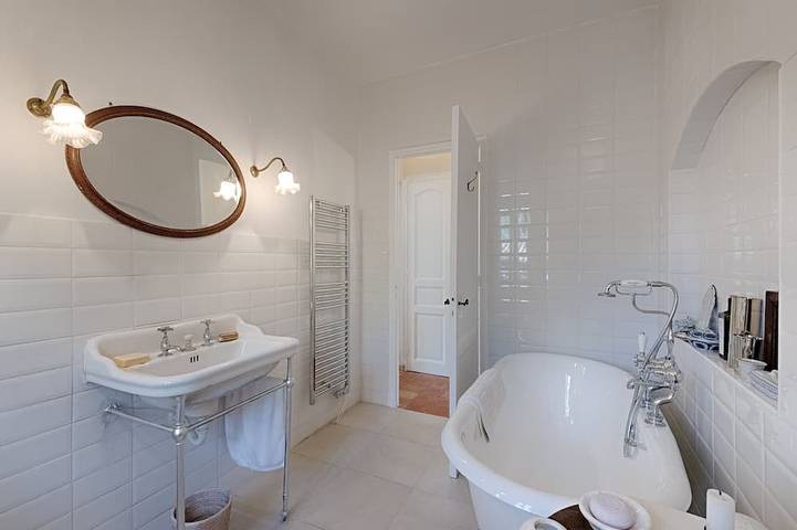 Casa Provenzal, piscina privada, vistas al mar in Tourrettes-sur-Loup, Costa mediterránea (Francia)