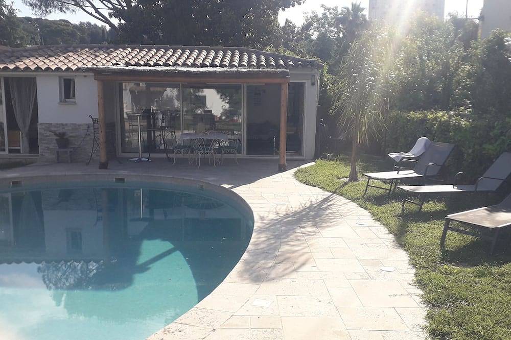 Entire apartment, Ideal accommodation for festivals, conferences or vacations on the Côte d'Azur in Le Cannet, Cannes region
