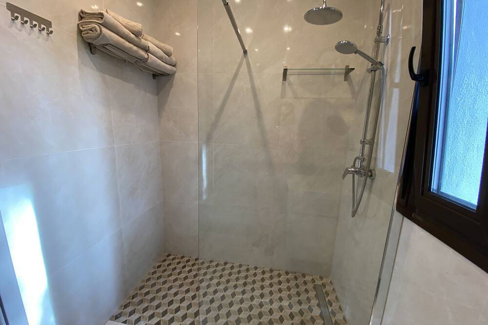Ganze Wohnung, Wunderschöne Ferienwohnung in Griechenland, Chalkidiki in Chaniotis, Kassandra