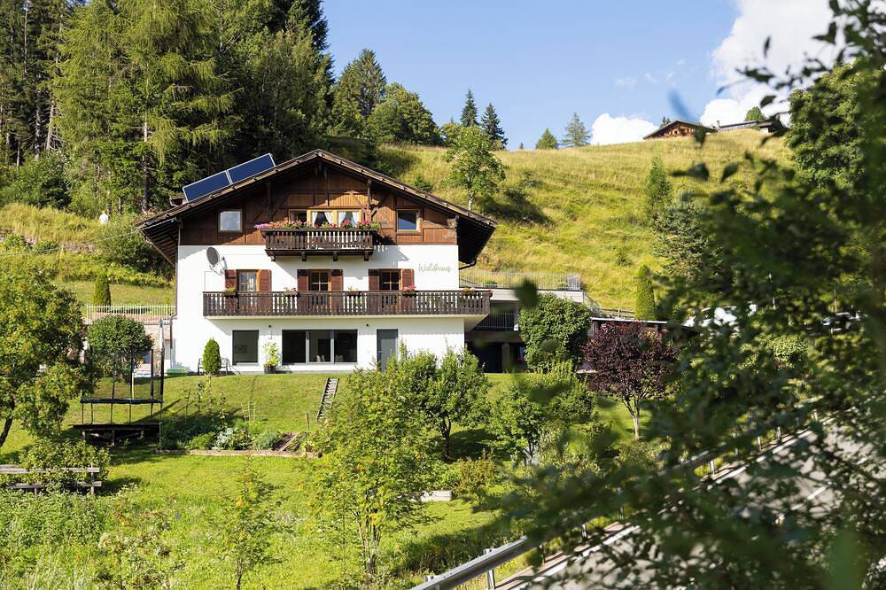 Geheel appartement, Panorama garden flat, 3-bedroom apartment near Obereggen in Stadtl, Deutschnofen