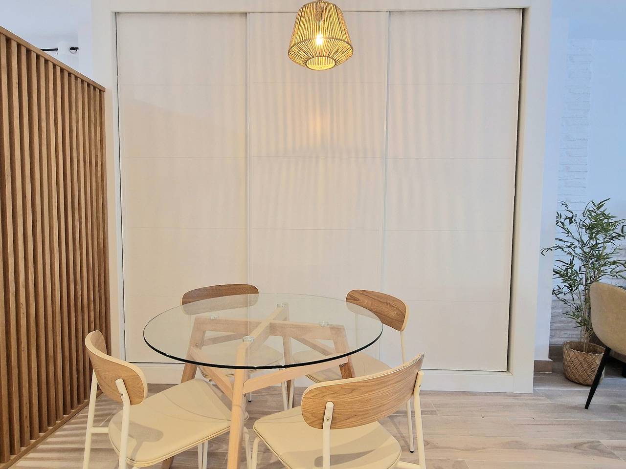 Entire apartment, Apartment 'Ritual Sevilla' with Wi-Fi and Air Conditioning in San Pablo-Santa Justa, Sevilla