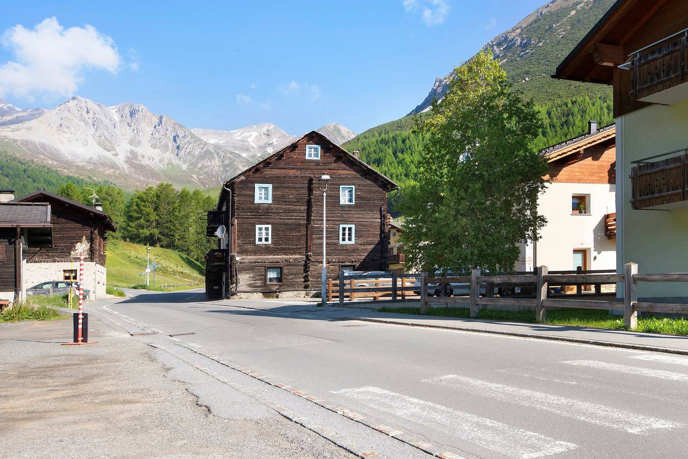 Appartamento intero, Appartamento 'Casa Valentina' con vista sulle montagne, giardino in comune e Wi-Fi in Livigno (Borgo), Livigno