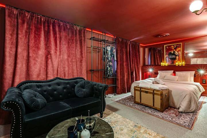 Apartamento entero, Love Room Alsace La Courtisane in Niederbronn-les-Bains, Alsacia del Norte