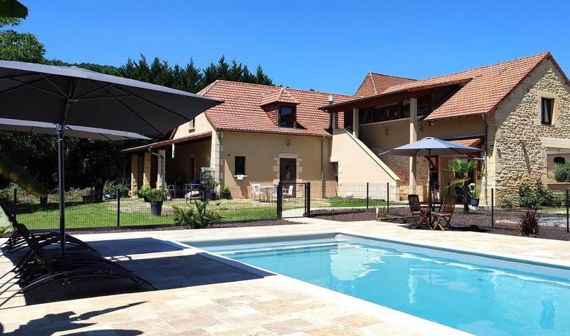 Chambre d’hôte pour 3 personnes, avec Terrasse ainsi que Jardin et Piscine à Montignac