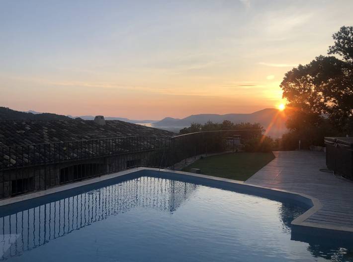 Appartement de vacances pour 4 personnes, avec piscine et balcon