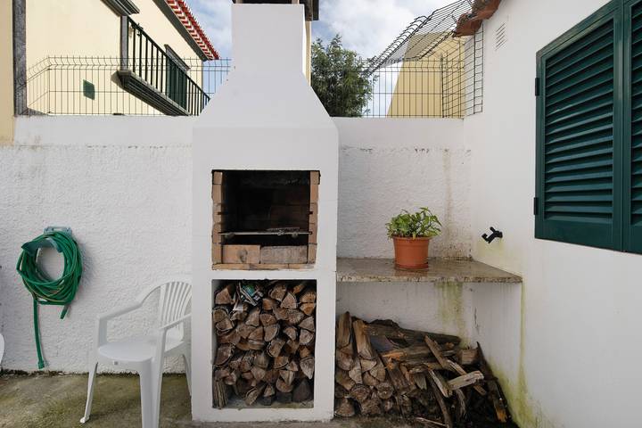 Holiday Home 'Silvia's House' with Private Terrace, Private Garden and Wi-Fi in São Miguel Island, Rosto do Cão (Livramento)