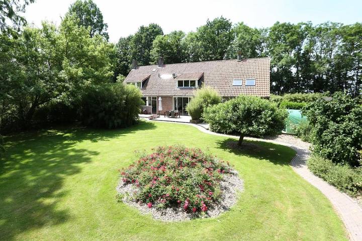 B&b voor 2 personen, with Terras and Tuin as well as Uitzicht in Flevoland