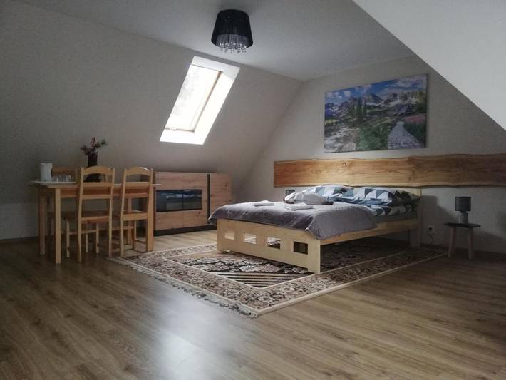 Apartament wakacyjny dla 2 osób, z widok i taras oraz ogród w Leśnica
