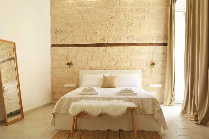 Holiday rental for 2 people, with balcony and hot tub in Bari