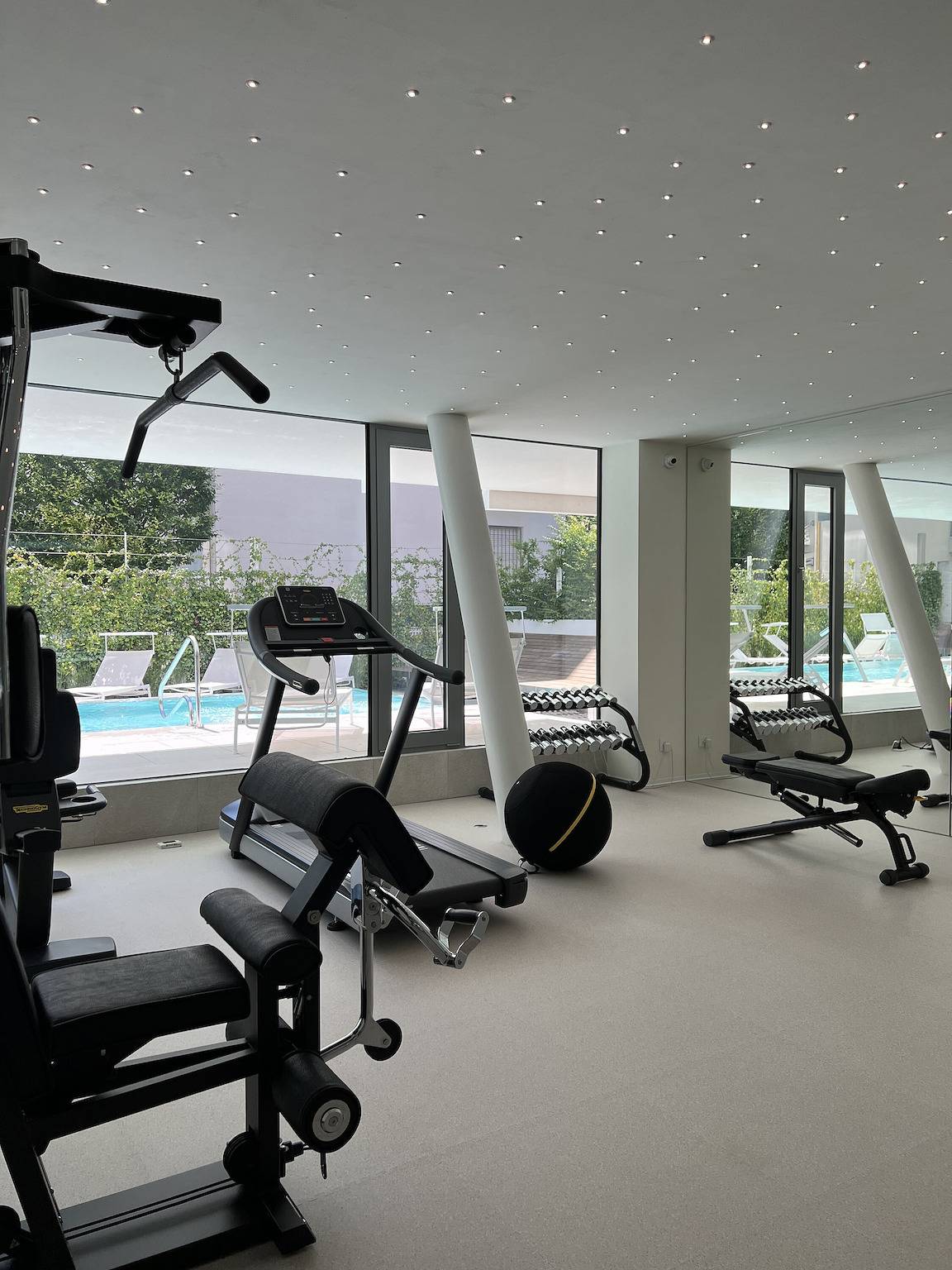 Appartamento intero, Luxury apartment pool, Spa, gym con piscina condivisa e terrazza privata in Lido di Jesolo, Jesolo