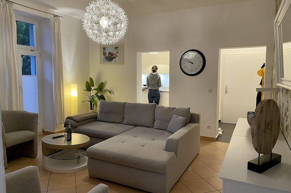 Ganze Wohnung, Ferienwohnung im Erdgeschoss - Villa Teichblick in Ozeaneum Stralsund, Stralsund