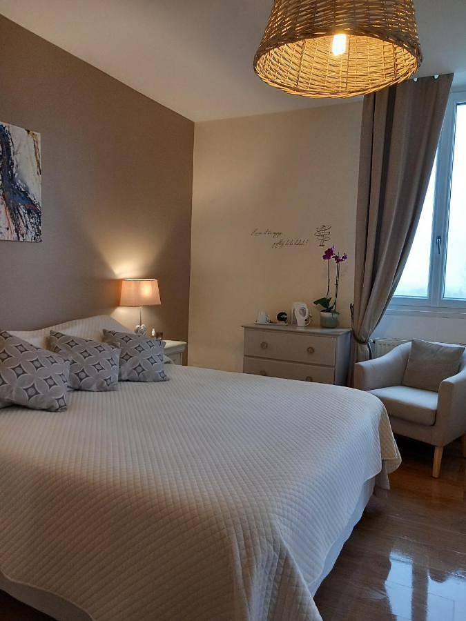 Gîte pour 2 personnes, avec piscine ainsi que vue et jardin à Coux-et-Bigaroque - 2