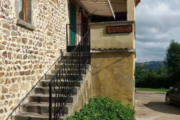 Gîte pour 6 personnes, avec jardin et terrasse, animaux acceptés à Sauxillanges