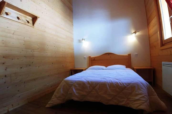 Magnificent Chalet Les Laouchets - 4 double bedrooms - 3 bathrooms in Sixt-Fer-à-Cheval, Region Bonneville
