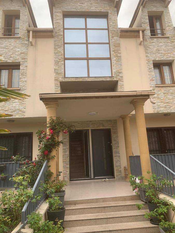 Appartement entier, Appartement en zone pavillonnaire in Bobigny, Seine-Saint-Denis