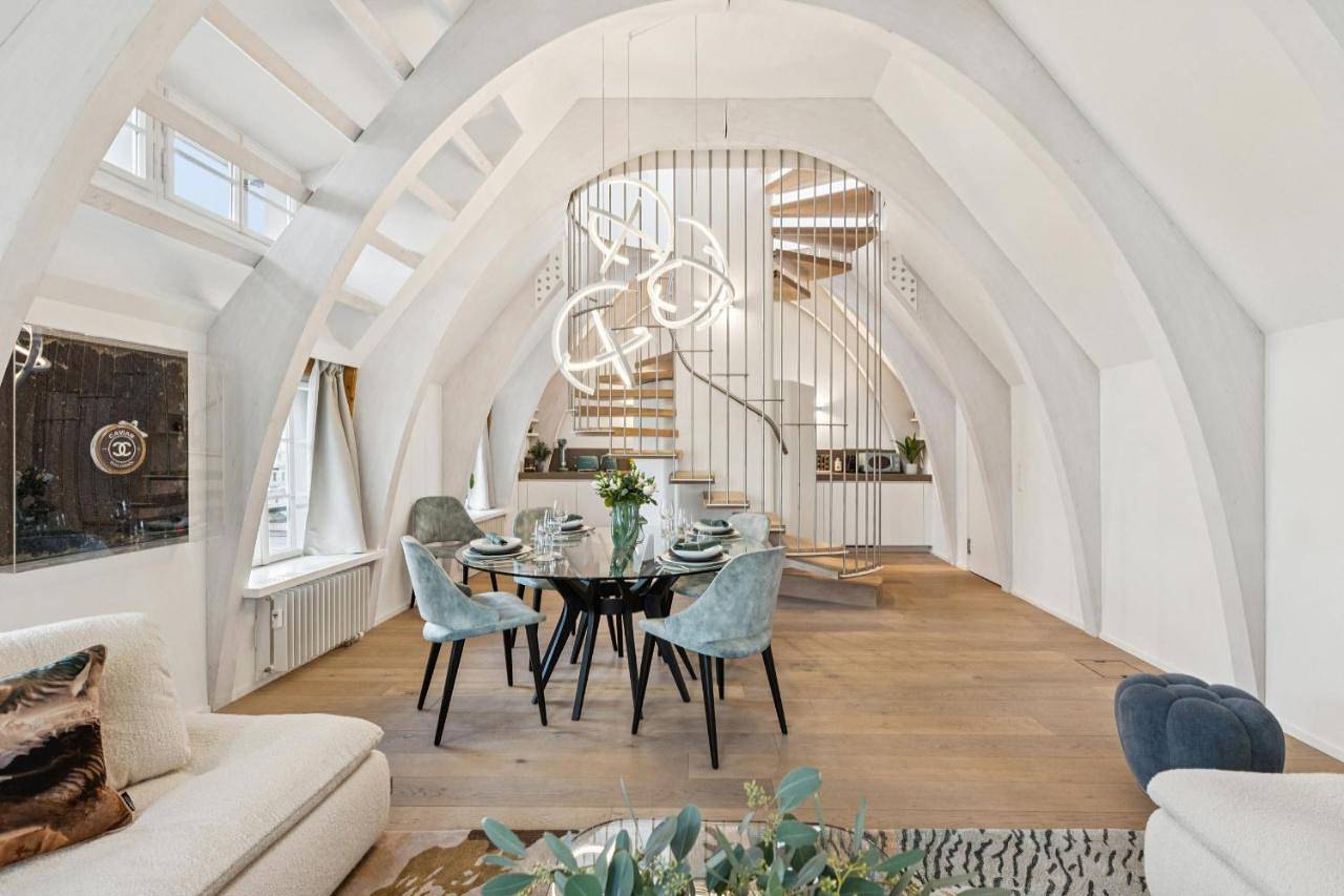 Ganze Wohnung, Old Town Diamond Penthouse Ac Private Rooftop in Zürich, Bezirk Zürich