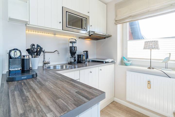 Ganze Wohnung, Gemütliche Ferienwohnung für max. 2 Personen mit Balkon und Blick auf die Dünen. in Westerland, Sylt (Gemeinde)