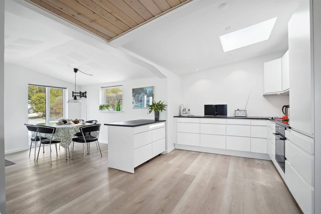 Stunning home in Løgstrup w/ 3 Bedrooms in Hjarbæk, Limfjord in Westjütland