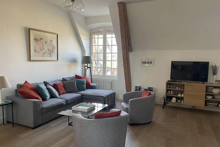 Gîte pour 8 personnes, avec jardin, animaux acceptés