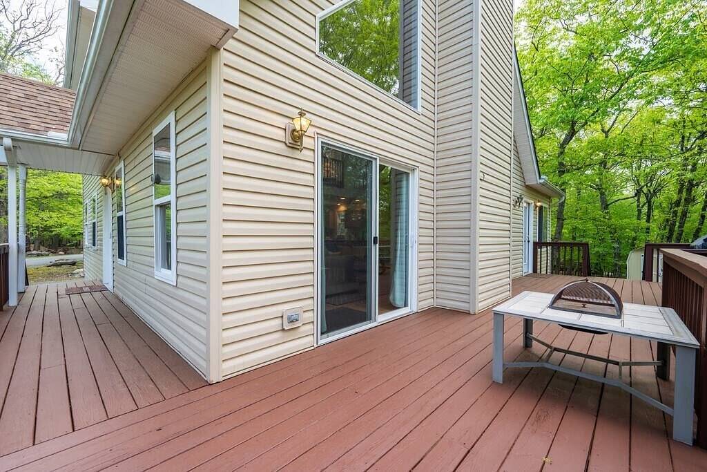 The Lookout * Lake * Masthope * Firepit * Arcade in Masthope, Pike County