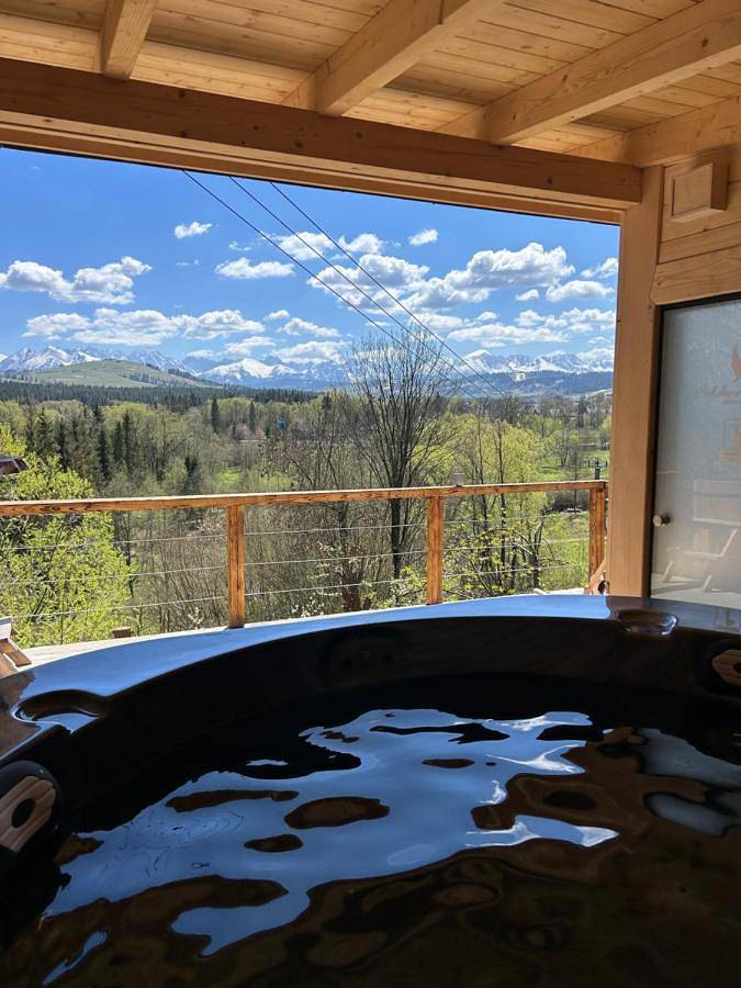 U Lucyny w Białce Tatrzańskiej- jacuzzi i sauna w ogrodzie in Białka Tatrzańska, Karpaty (Polska)