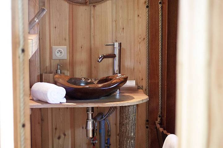Cabane du pêcheur : cabane dans les arbres de charme avec Spa en bords de Loire in La Chapelle-aux-Naux, Vallée de la Loire
