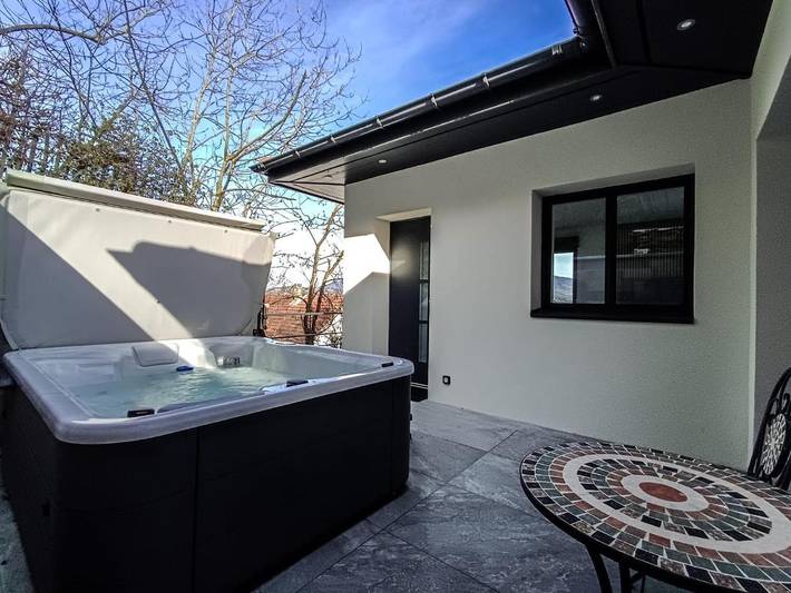 Location de vacances pour 2 personnes, avec jacuzzi et jardin à Monnetier-Mornex