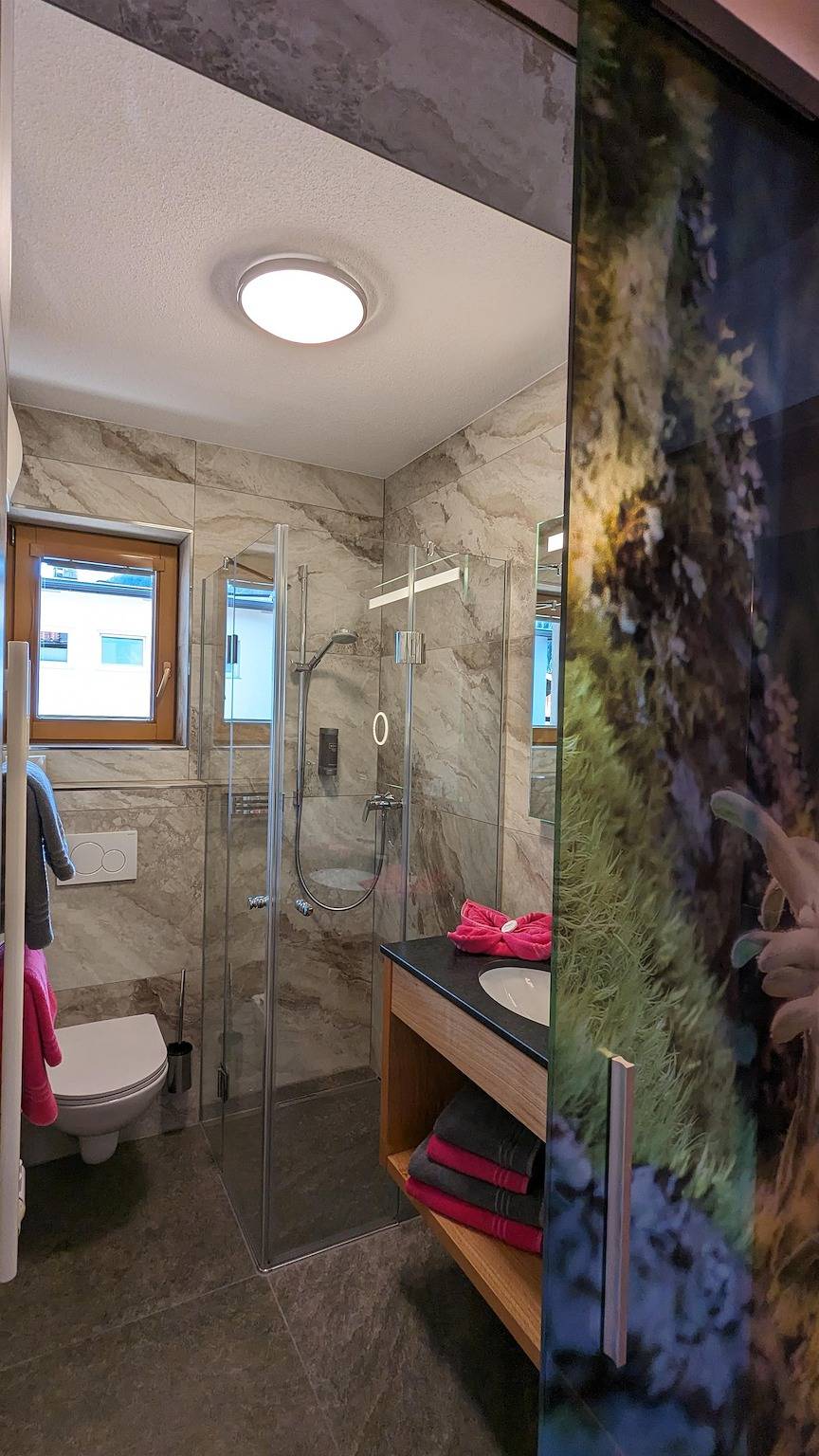 Ganze Ferienwohnung, Komfortzimmer "Granat" in Madseit, Hintertux