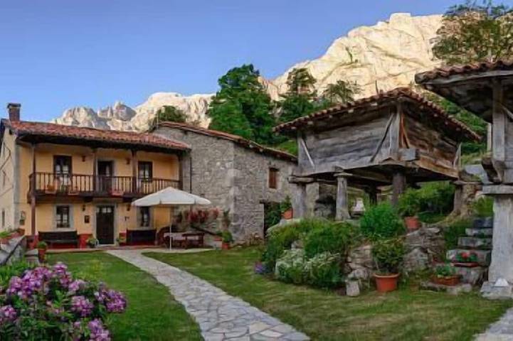 Cottage for 5 people, with garden and balcony - 1