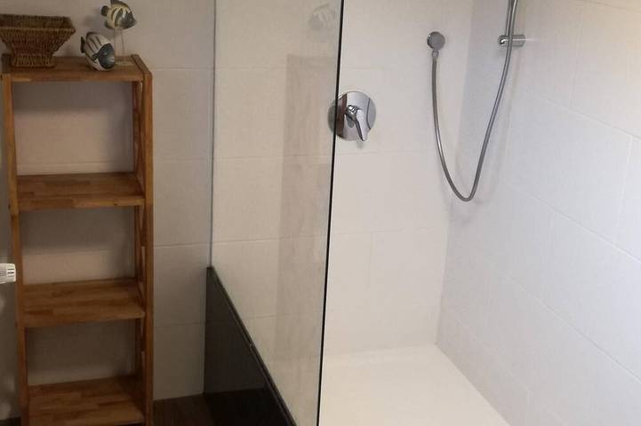 Ganze Wohnung, Mansardenwohnung 45qm mit Tageslichtbad in Schwarzenbach an der Saale, Landkreis Hof