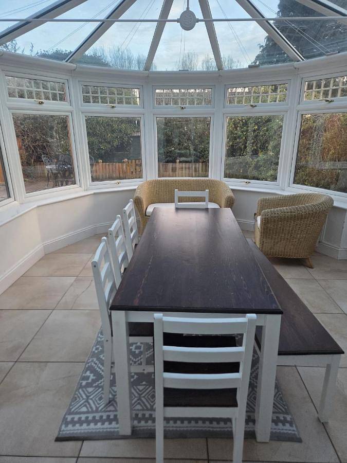 Three-Bedroom Villa in Reading, Berkshire