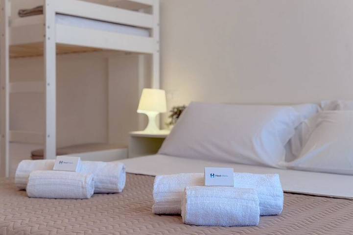 Appartement entier, Cozy apartment in the heart of Civitanova Marche, located on Viale Vittorio Veneto 13, on the third floor of a building with elevator. Just a short walk from the beach and the town’s pedestrian area, it's the perfect choice for families, couples, or sm in Giovanni e Anna, Civitanova Marche
