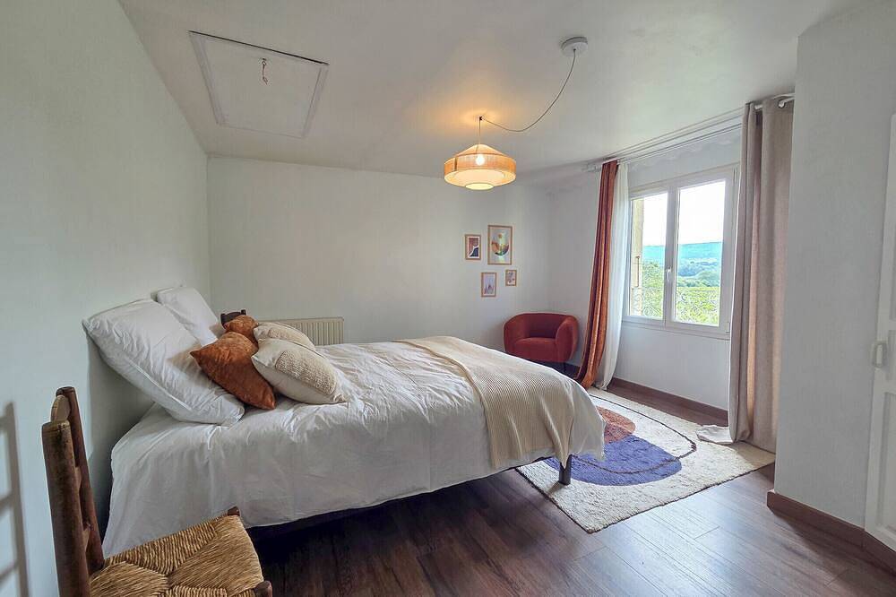 Renovated family home with heated swimming pool & garden in Tulette, Nyons region