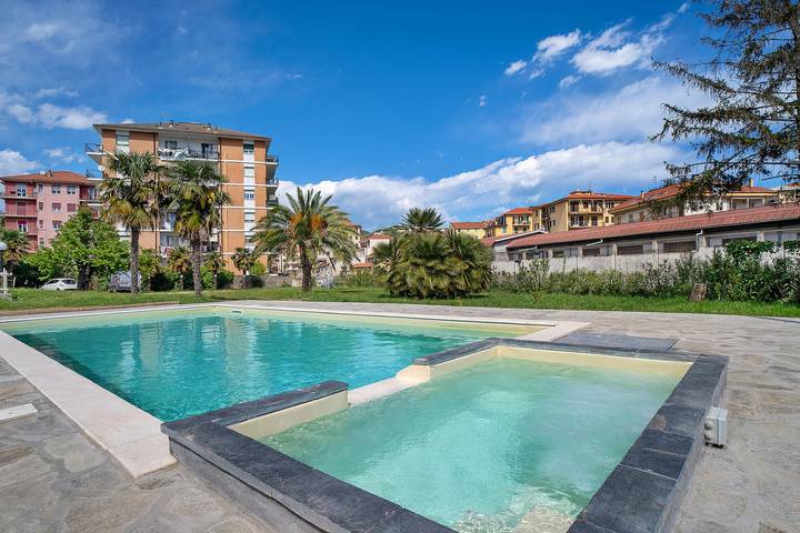 Gîte pour 4 personnes, avec jacuzzi et jardin à Imperia - 2