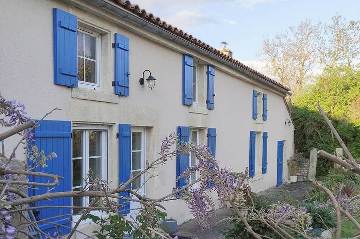 Location de vacances pour 11 personnes à Saint-Sigismond (Vendée)