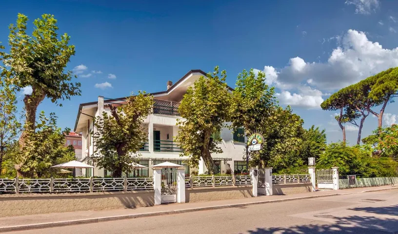 Hotel para 3 personas, con jardín - 1