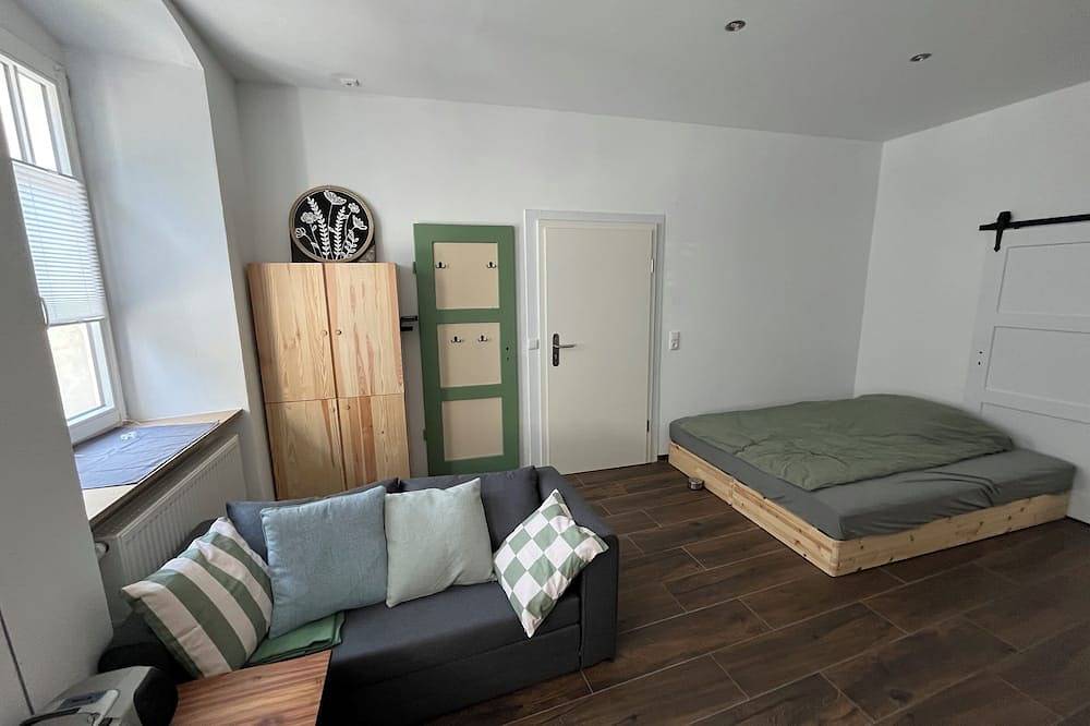 Ganze Wohnung, Felsenhöhle - moderne und zentrale Ferienwohnung im Herzen von Wunsiedel in Wunsiedel, Oberfranken