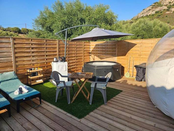 Gîte pour 2 personnes, avec terrasse ainsi que jardin et jacuzzi à Calenzana - 2
