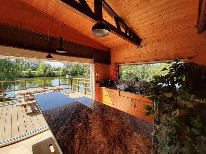 Gîte pour 6 personnes, avec vue ainsi que jardin et vue sur le lac, animaux acceptés à Brégnier-Cordon - 4