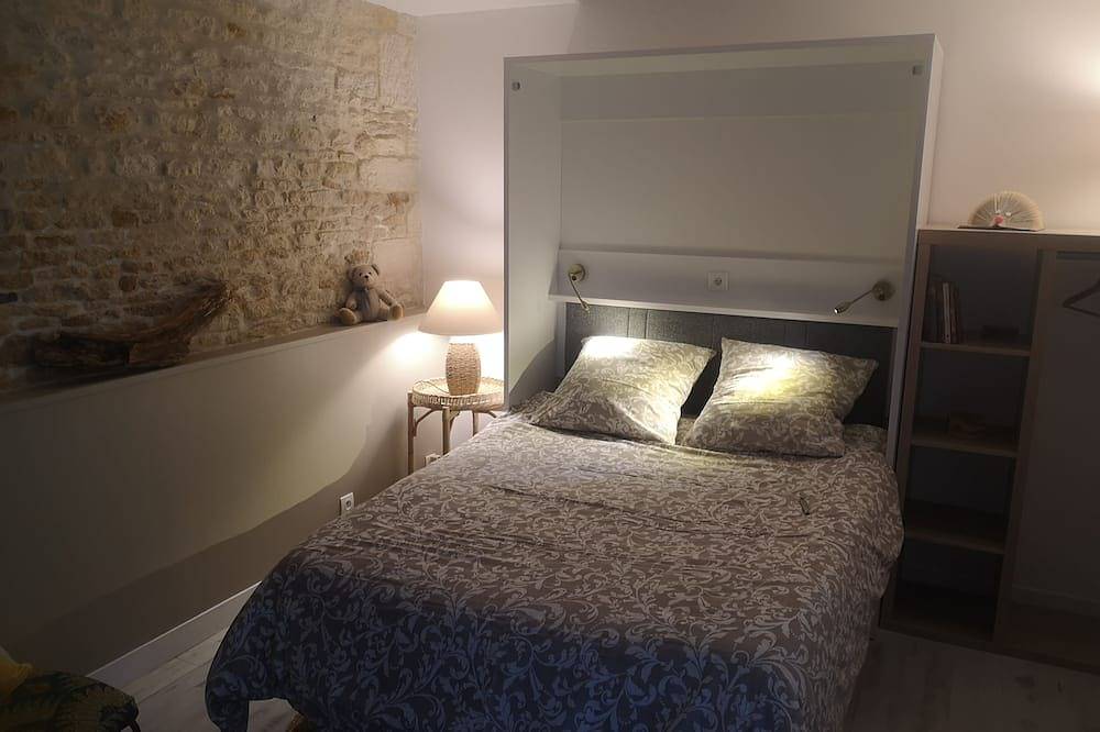 Appartement entier, L'Abri Côtier, studio rénové tout confort à 50 mètres de plage in Luc-sur-Mer, Région de Caen