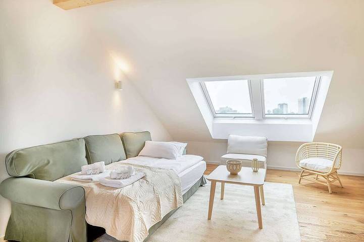 Ganze Wohnung, Penthouse für 8 mit Dachterrasse & Ausblick in Karlsruhe, Rheinebene
