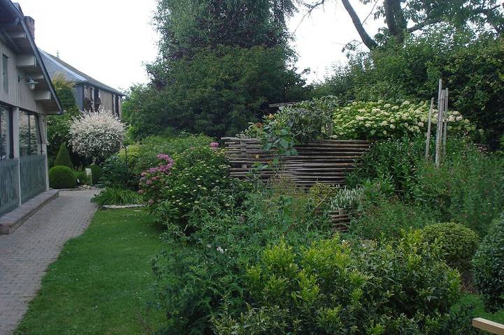 Location de vacances pour 2 personnes, avec Jardin à Saint-Sylvestre-de-Cormeilles - 4