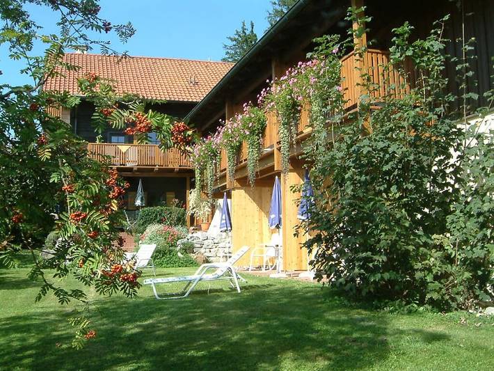 Pension St. Georg mit Restaurant Moststüberl - Doppelzimmer/Familienzimmer in Bad Griesbach im Rottal, Bayerische Golf und Thermenland