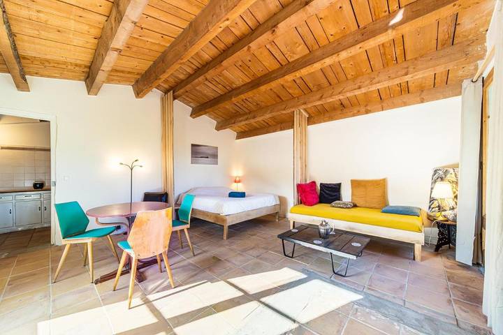 Camping pour 4 personnes, avec jardin et piscine, animaux acceptés dans Privas - 2